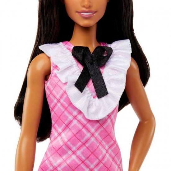 BARBIE Fashionistas lelle ar melniem matiem un rūtainu  kleitu, HJT06