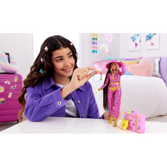 Barbie Extra Ceļojošā Bārbija lelle ar safari tērpu un rozā čemodānu, HPT48 Barbie Extra Ceļojošā Bārbija lelle ar safari tērpu un rozā čemodānu, HPT48