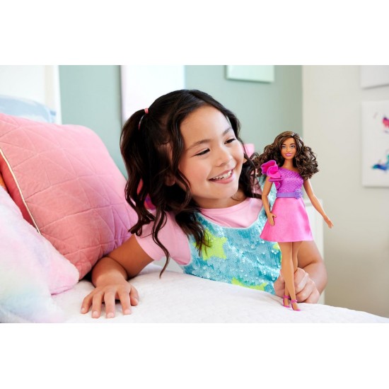 Barbie Fashionistas lelle ar apaļīgu ķermeņa uzbūvi, brūniem matiem, HRH22 Barbie Fashionistas lelle ar apaļīgu ķermeņa uzbūvi, brūniem matiem, HRH22