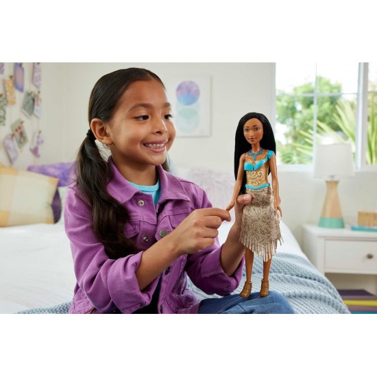 Disney Princess Pocahontas Fashion Doll And Accessory, Toy Inspired By the Movie Pocahontas, HLW07