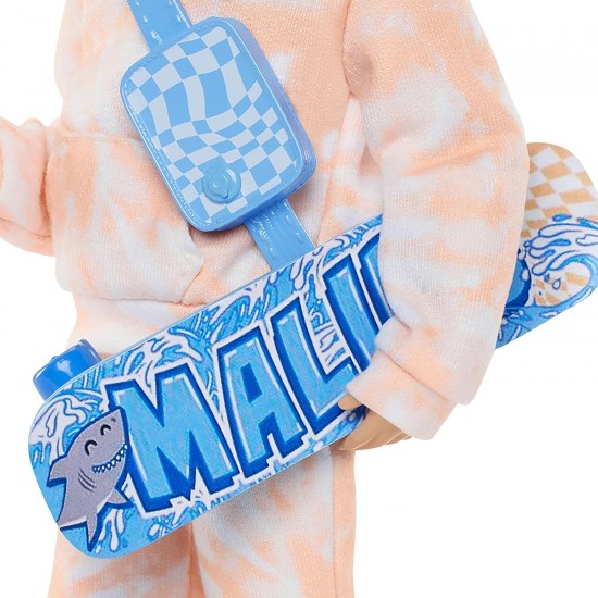 Barbie Dream Besties Ken Fashion Doll With 9 Summer & Skateboard Themed Accessories JDD75 Barbie Dream Besties Ken Fashion Doll With 9 Summer & Skateboard Themed Accessories JDD75