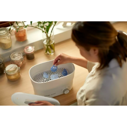 PHILIPS AVENT silikona  māneklītis 0-6m, 2gab. ar silikona vairogu SCF099/21