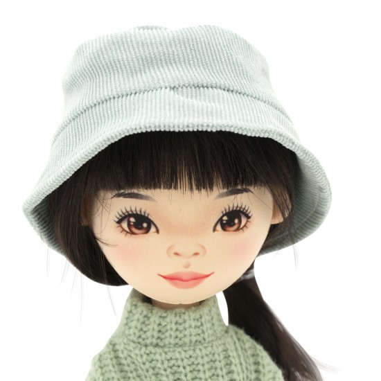 Doll from the Sweet Sisters collection Lilu in a green sweater (32cm) SS04-16