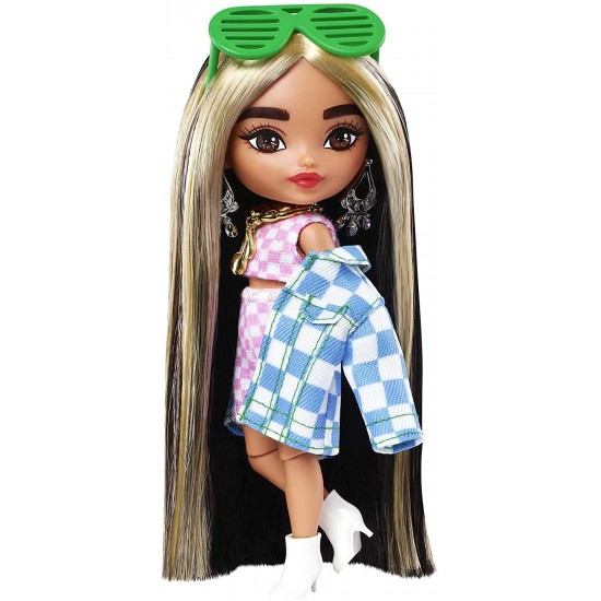 Barbie Extra Mini lelle Checked Jacket HGP64 Barbie Extra Mini lelle Checked Jacket HGP64